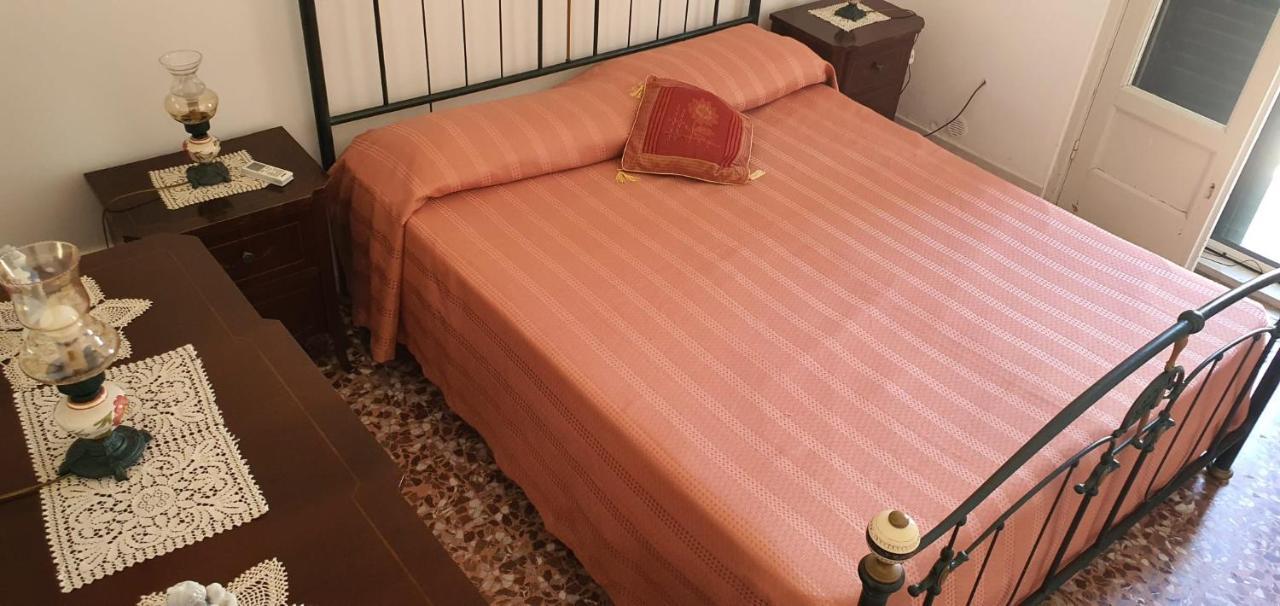 Casa Vacanza A Пунта Сека Екстериор снимка